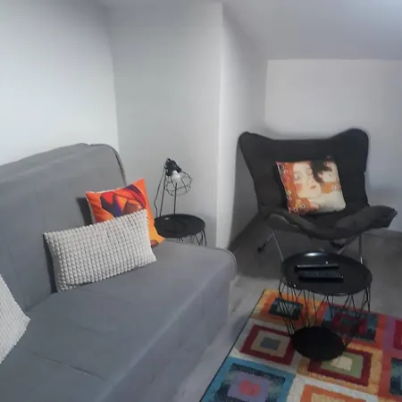 Sunny Attic بوريتش