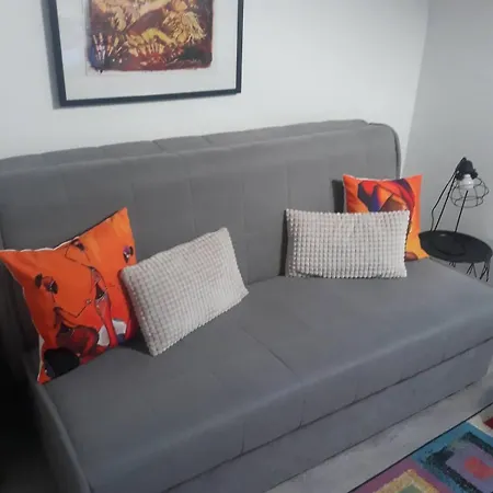 Sunny Attic Apartment *